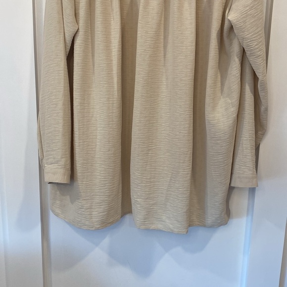 WONDERLY creamy-neck flowy blouse - Picture 8 of 11